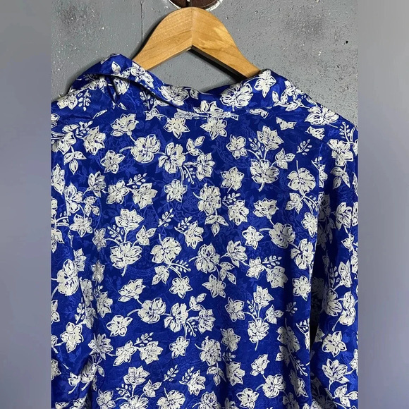 Victoria's Secret Gold Label Satin Long Button Down Shirt SZ. M/L Pearl Buttons - Picture 5 of 9